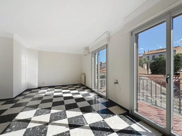 aeb7c1ec7180e4c2a5a64dfd315ec7e240e8c032f6192