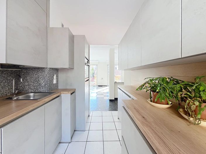 Image No.4-2 Bed Property for sale