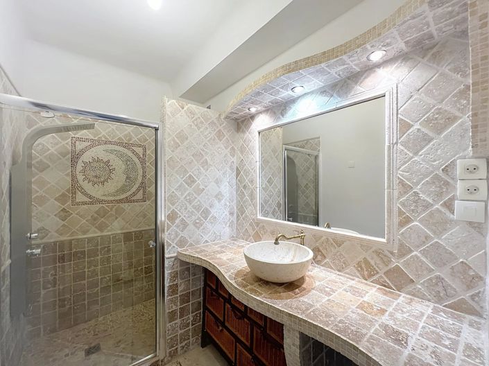 Image No.8-2 Bed Property for sale