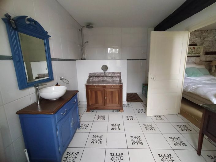 Image No.10-3 Bed House for sale