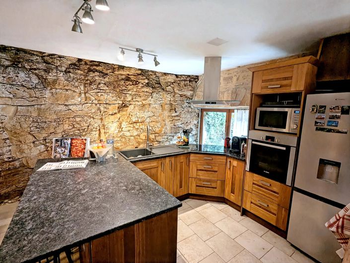 Image No.4-2 Bed House for sale