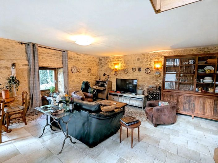 Image No.1-2 Bed House for sale