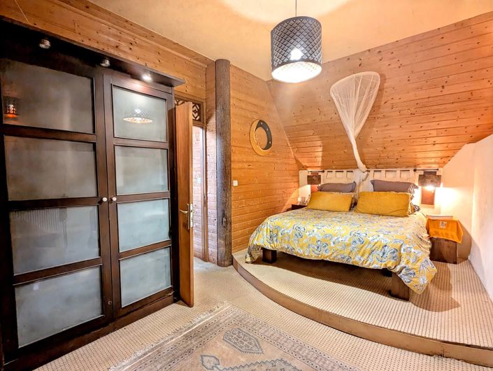 Image No.5-2 Bed House for sale