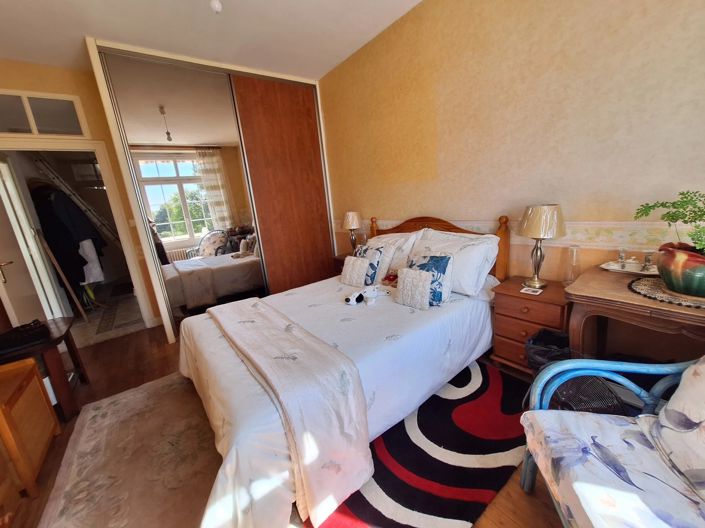 Image No.11-3 Bed House for sale