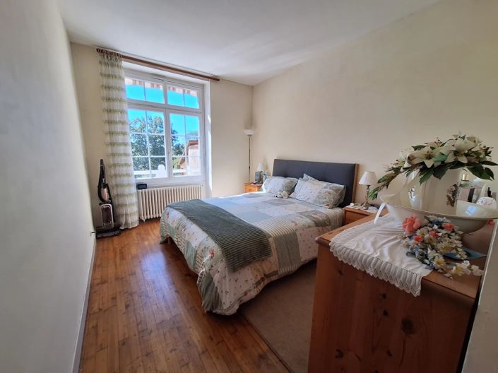 Image No.10-3 Bed House for sale