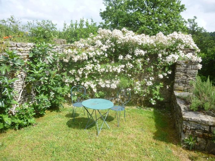 Image No.2-4 Bed House for sale