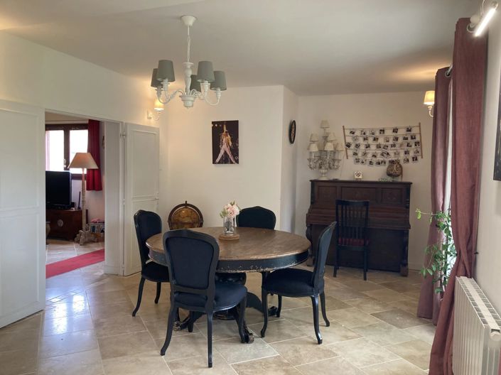 Image No.6-5 Bed House for sale