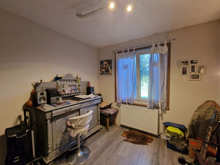 Image No.9-4 Bed House for sale