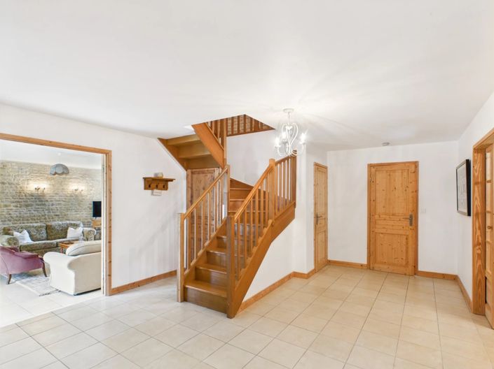 Image No.13-8 Bed House for sale