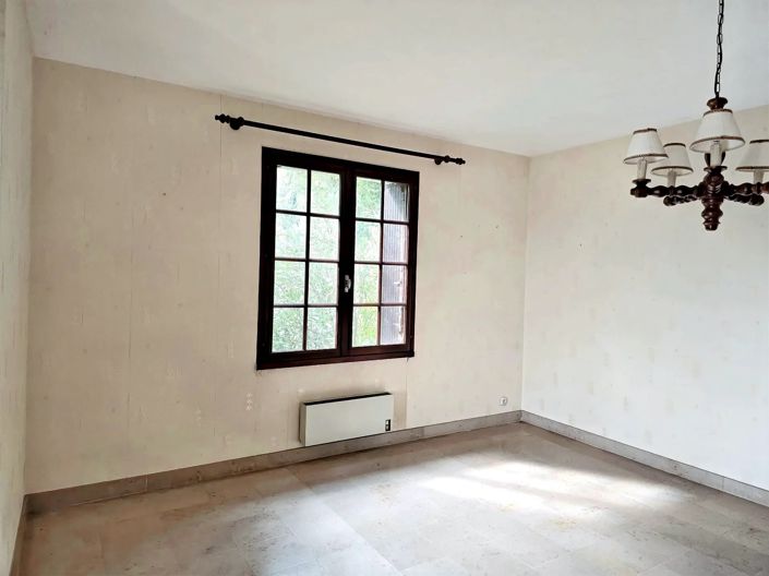 Image No.12-5 Bed House for sale