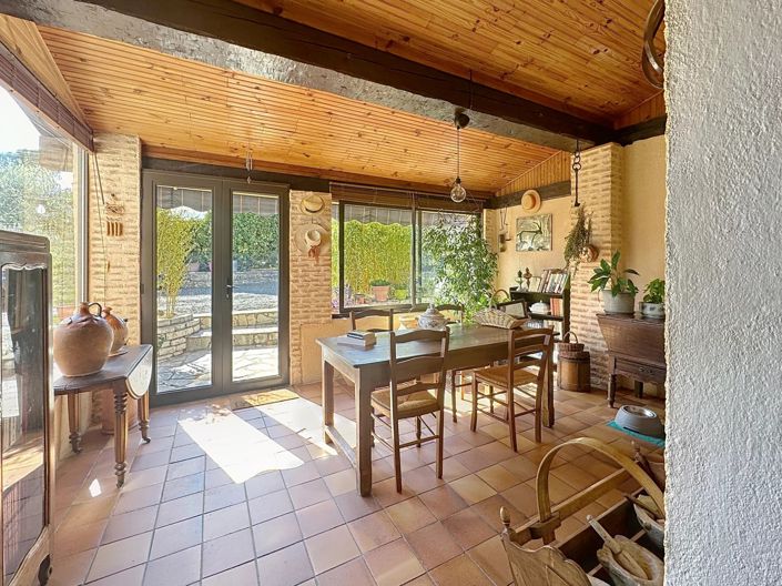 Image No.7-5 Bed House for sale