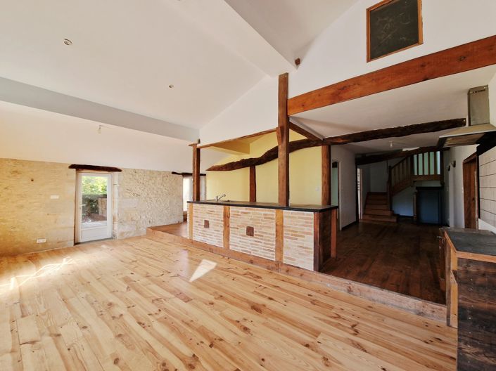 Image No.4-6 Bed House for sale