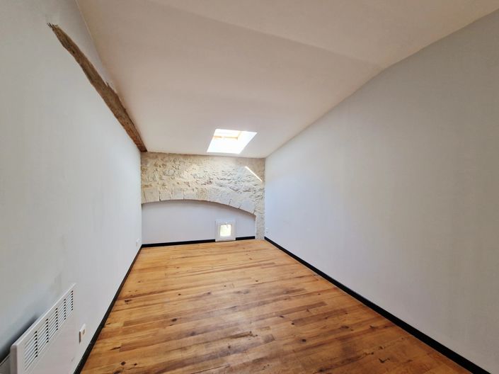 Image No.6-6 Bed House for sale