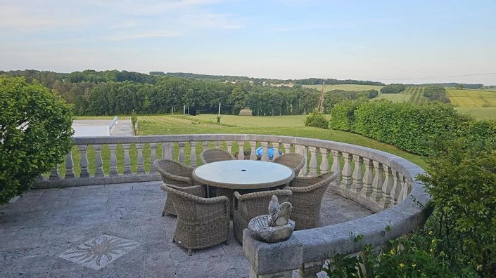 Image No.7-7 Bed House for sale