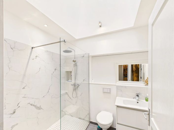 Image No.13-6 Bed House for sale