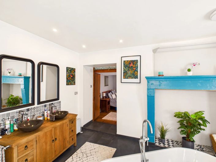 Image No.8-3 Bed Village House for sale