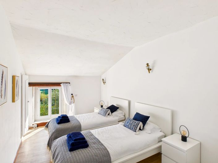 Image No.12-6 Bed House for sale