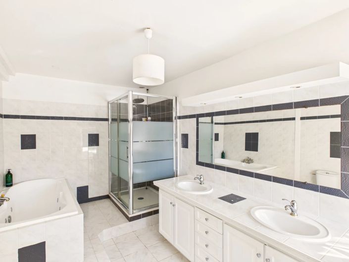 Image No.6-6 Bed House for sale