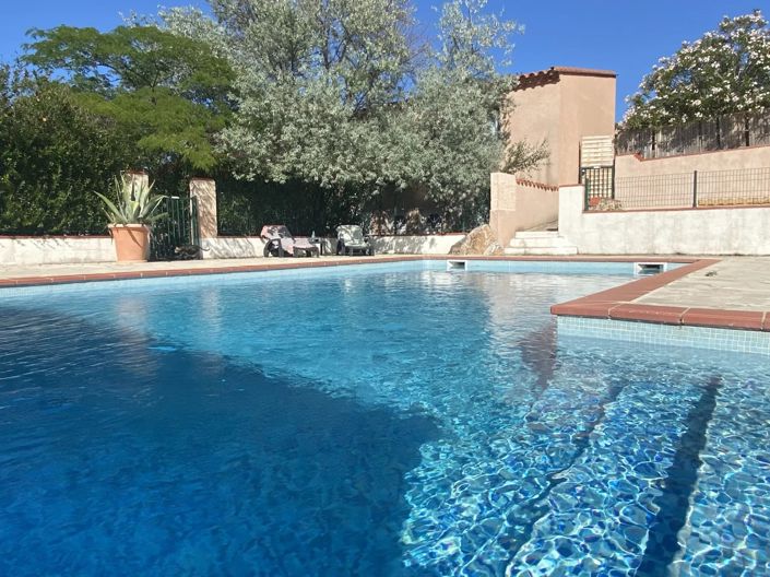 Image No.4-12 Bed House for sale