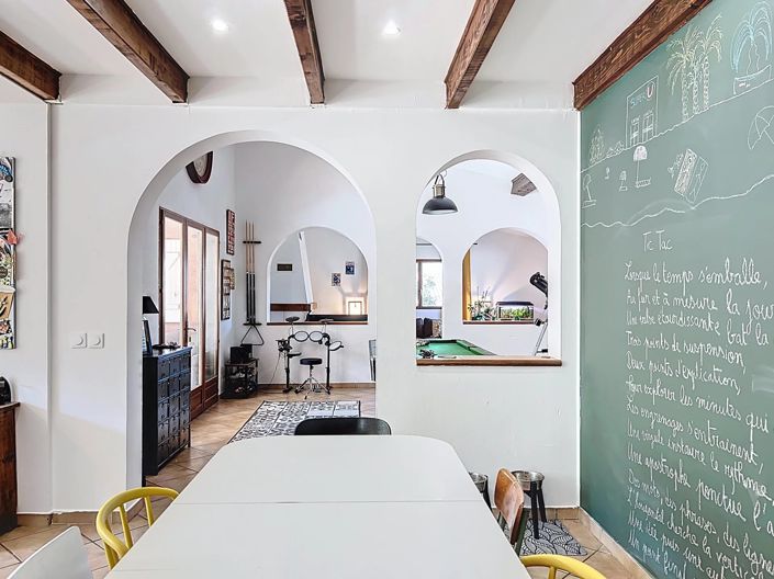 Image No.8-12 Bed House for sale