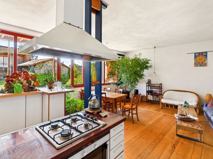 Image No.2-4 Bed House for sale