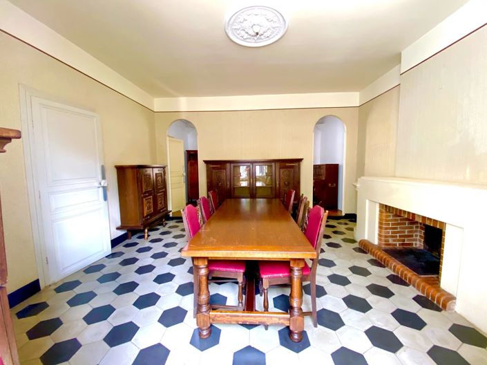 Image No.3-6 Bed House for sale