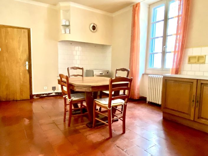 Image No.7-6 Bed House for sale