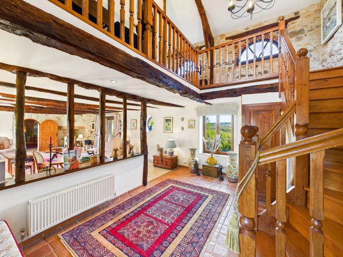 Image No.6-5 Bed House for sale