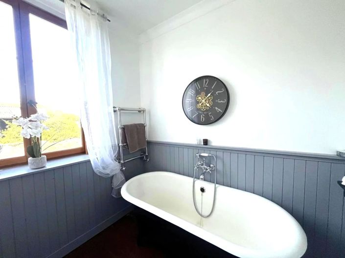 Image No.8-4 Bed Village House for sale