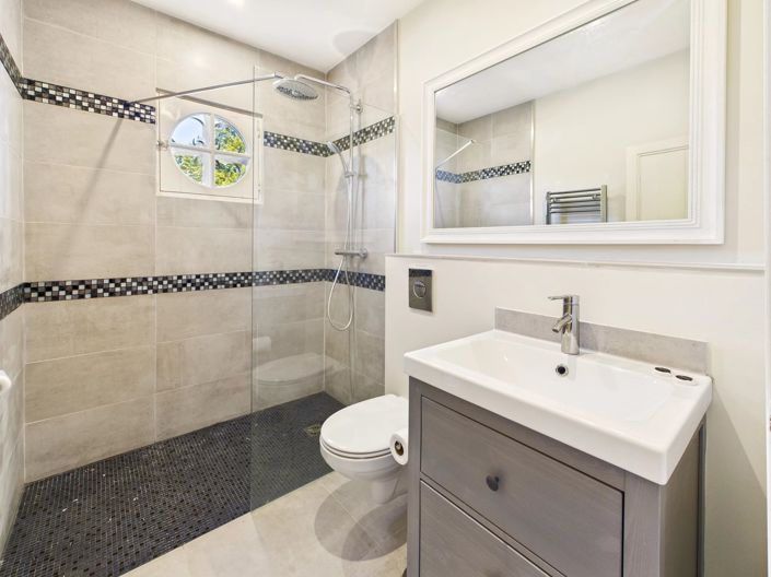 Image No.10-8 Bed House for sale