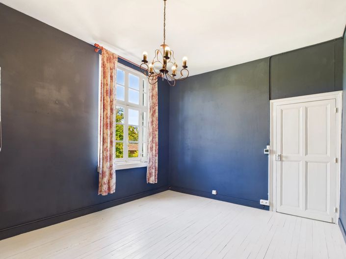 Image No.11-8 Bed House for sale