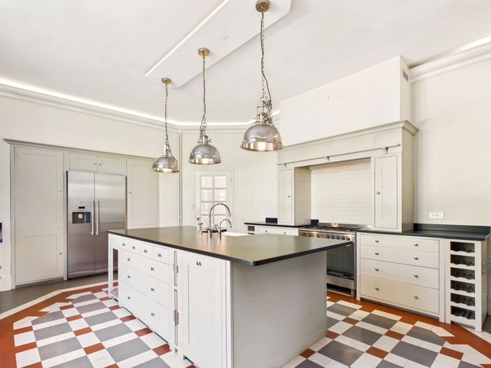 Image No.4-8 Bed House for sale