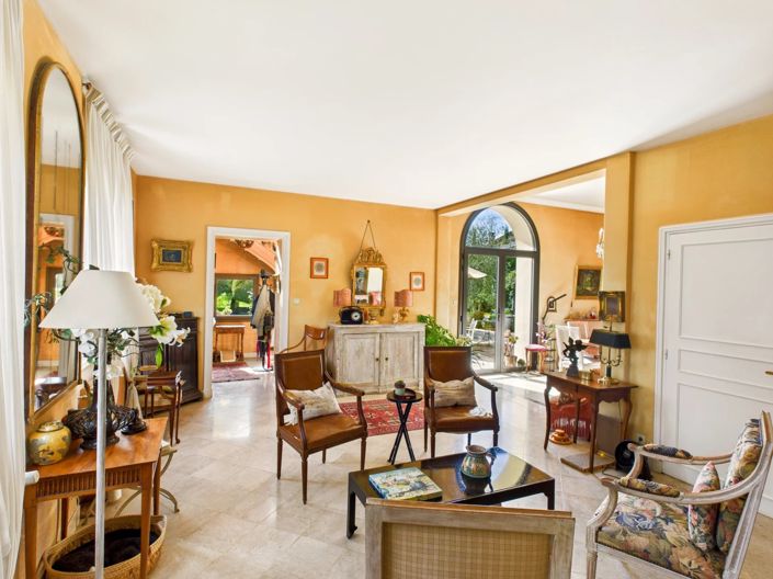 Image No.12-8 Bed House for sale