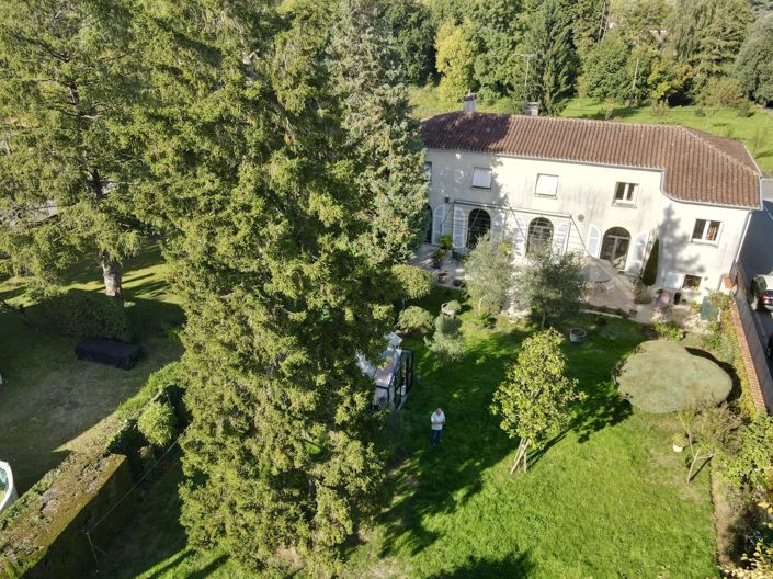 Image No.2-8 Bed House for sale