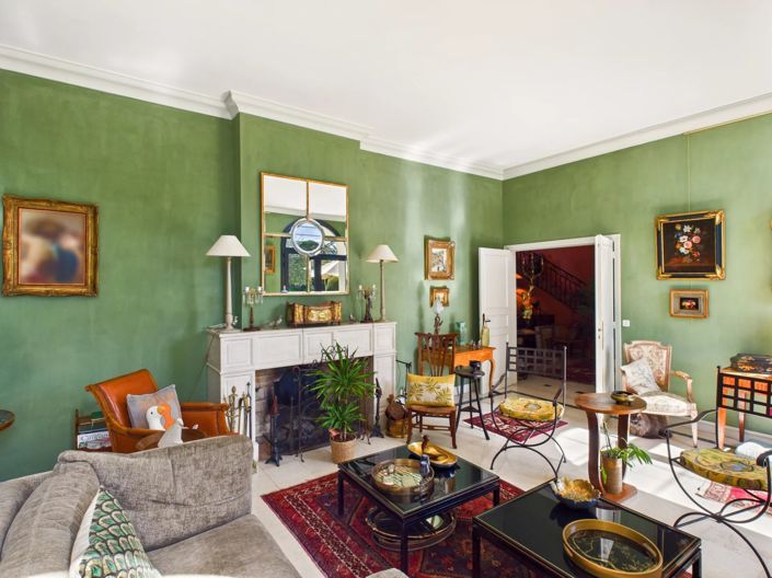 Image No.6-8 Bed House for sale