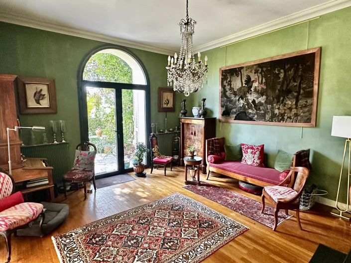 Image No.7-8 Bed House for sale