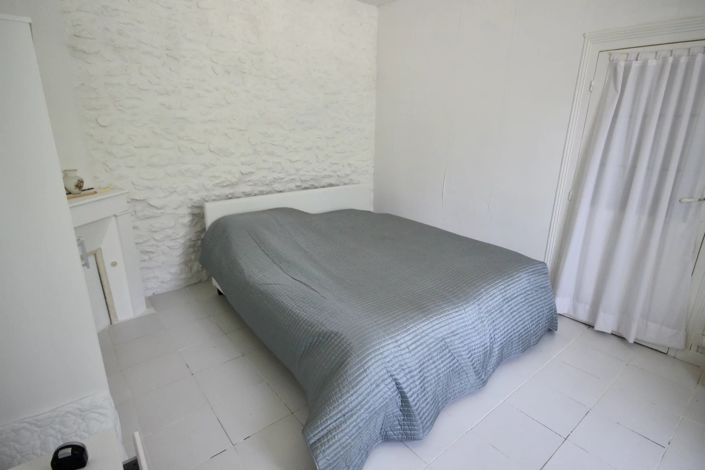 Image No.14-8 Bed House for sale