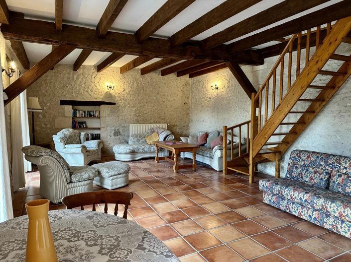 Image No.9-7 Bed House for sale