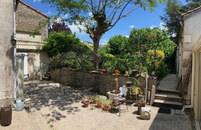 Image No.10-1 Bed House for sale