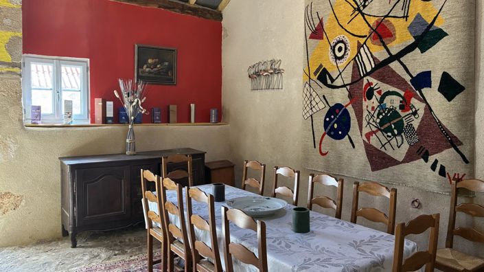 Image No.7-7 Bed House for sale