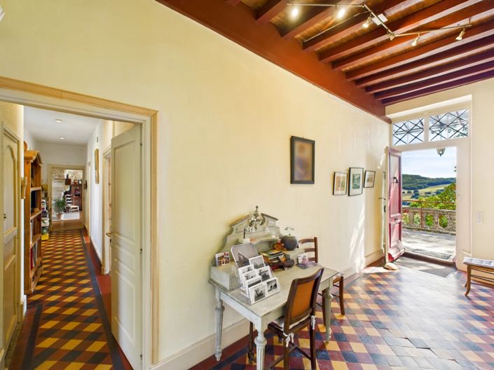 Image No.6-7 Bed House for sale