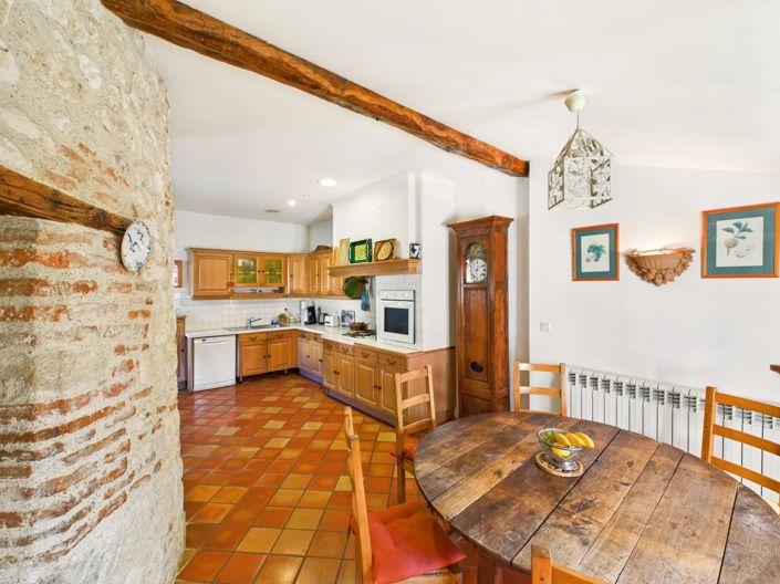 Image No.7-7 Bed House for sale