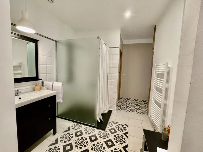 Image No.10-11 Bed House for sale