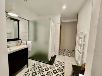 fcc8272c8bf035b3d9a3690ce8e5c13cd7129ffd70192