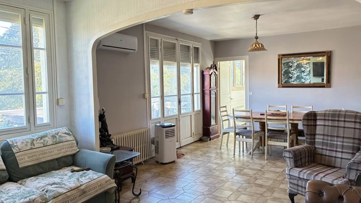 Image No.4-6 Bed House for sale