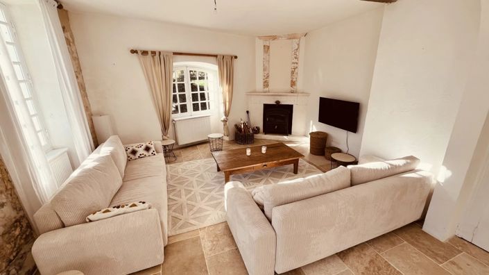 Image No.8-4 Bed House for sale