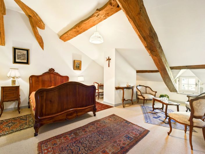 Image No.12-8 Bed House for sale