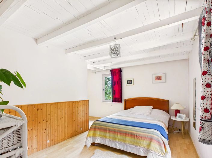 Image No.9-5 Bed House for sale