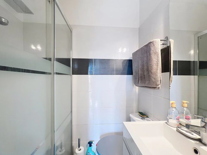 Image No.8-3 Bed Village House for sale