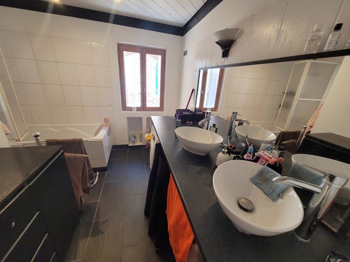 Image No.13-3 Bed House for sale